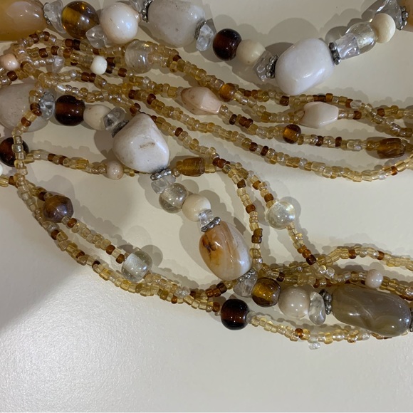 Two necklaces a multi strand and a single strand - Picture 3 of 6